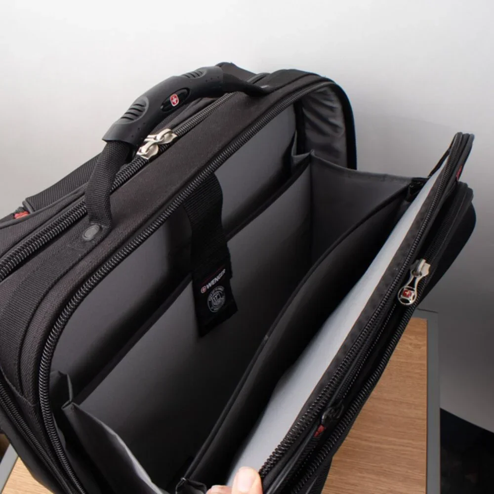 Wenger Swiss Gear Granada Rolling Business Briefcase Carry On Bag Computer